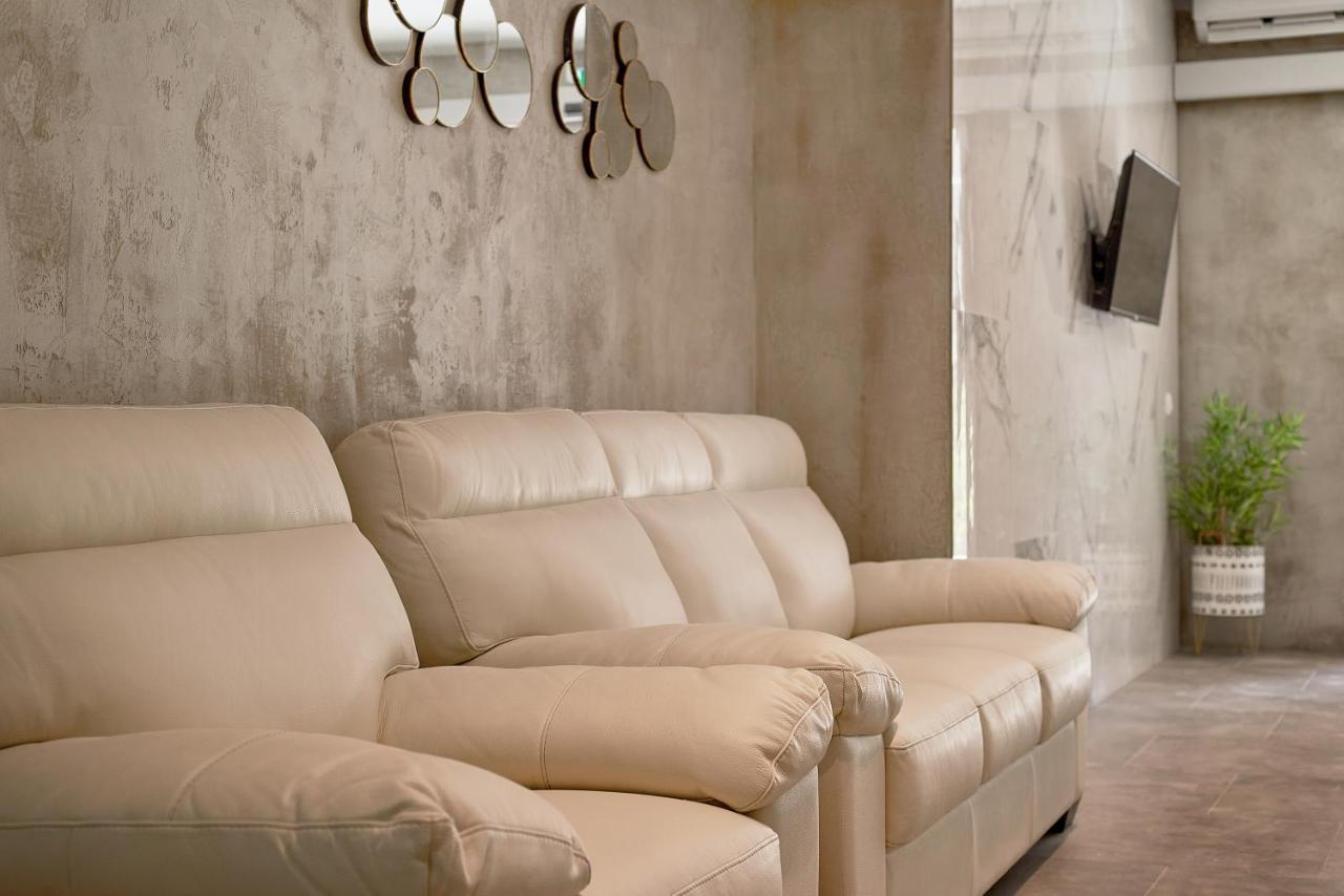 בודווה Garni Hotel Larimar מראה חיצוני תמונה