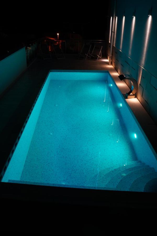 בודווה Garni Hotel Larimar מראה חיצוני תמונה